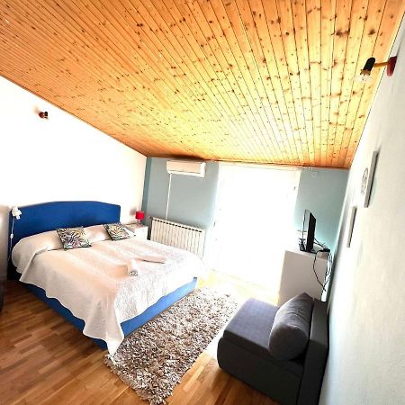 Apartments Toni Подстрана Экстерьер фото