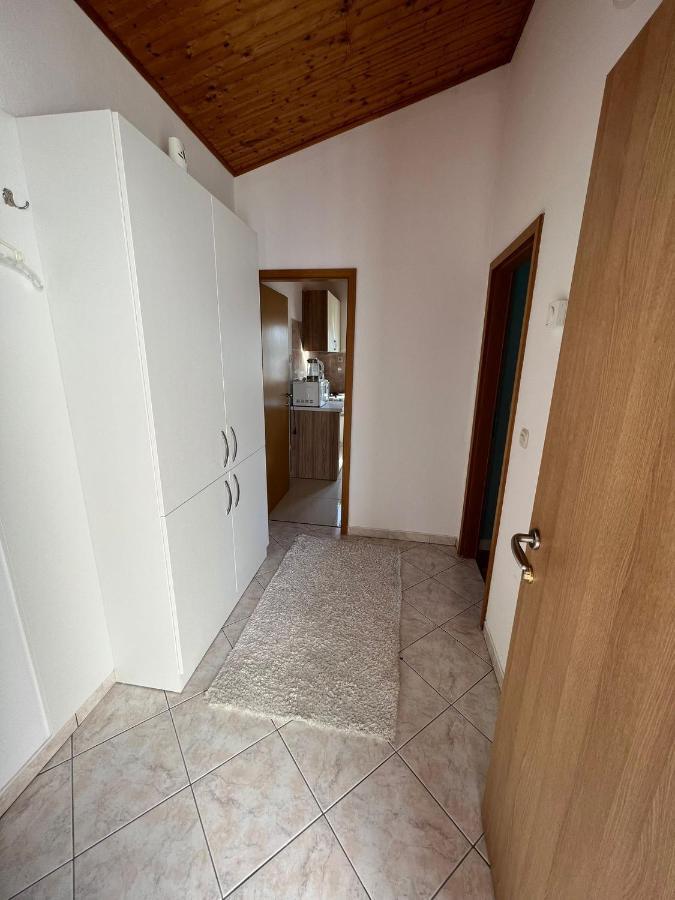 Apartments Toni Подстрана Экстерьер фото
