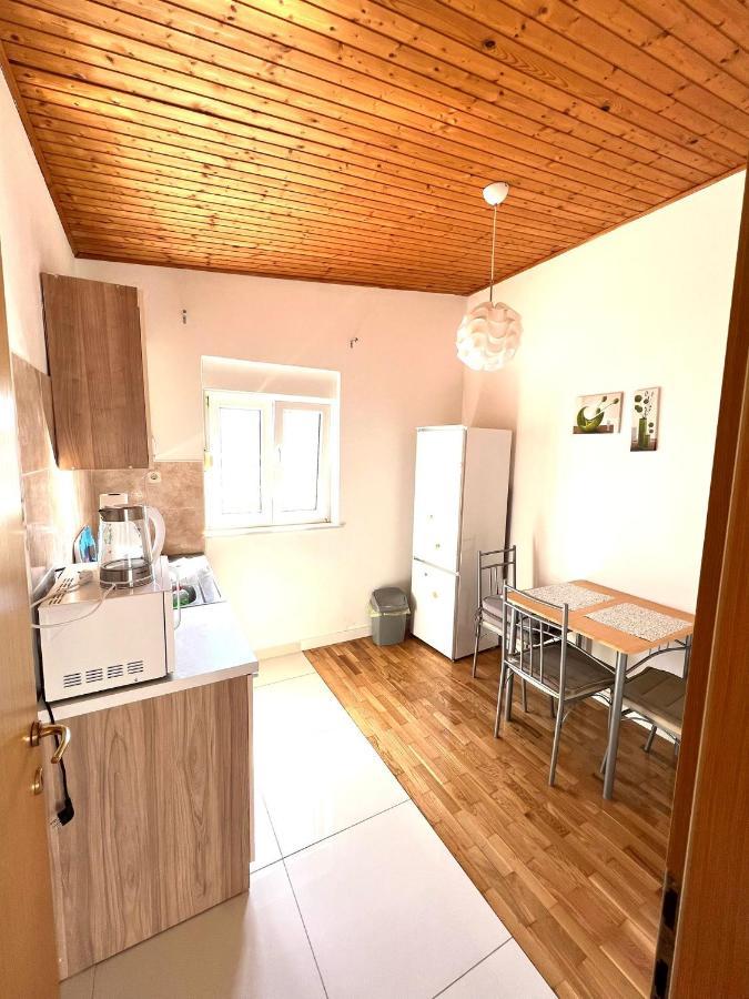 Apartments Toni Подстрана Экстерьер фото