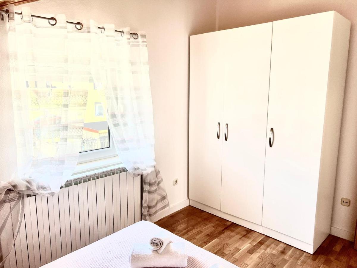 Apartments Toni Подстрана Экстерьер фото