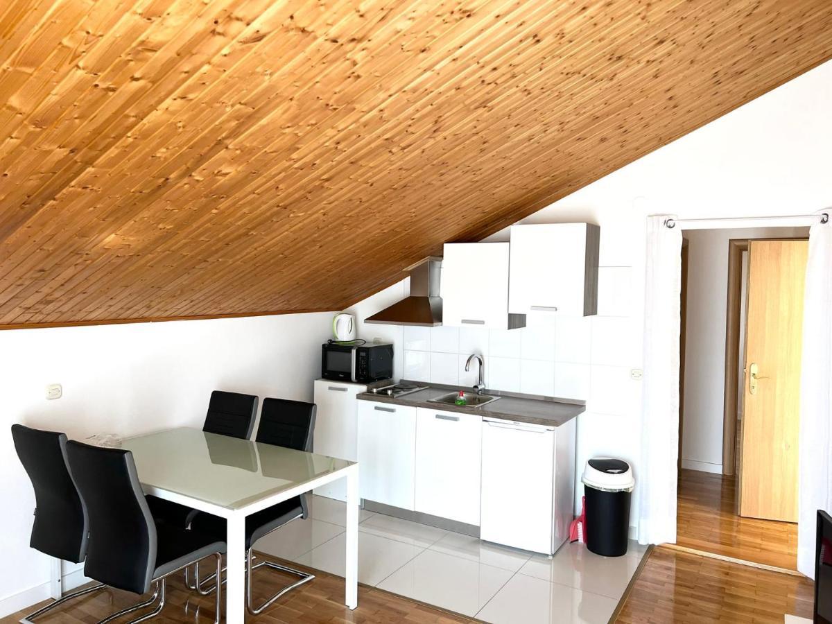 Apartments Toni Подстрана Экстерьер фото