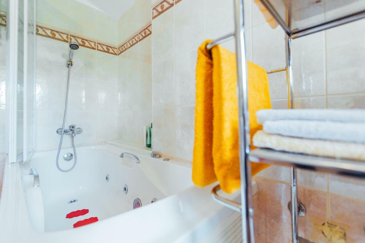 Apartments Toni Подстрана Экстерьер фото